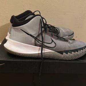 Nike Kyrie Flytrap 4